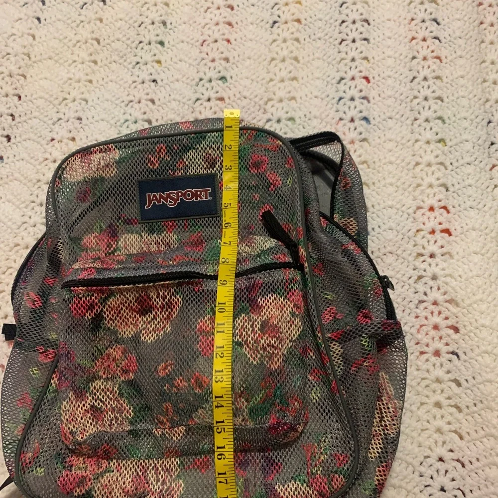 Jansport mesh backpack just in time for back to school kids - Picture 3 of 9